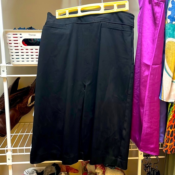 Mid length business skirt - Picture 1 of 3